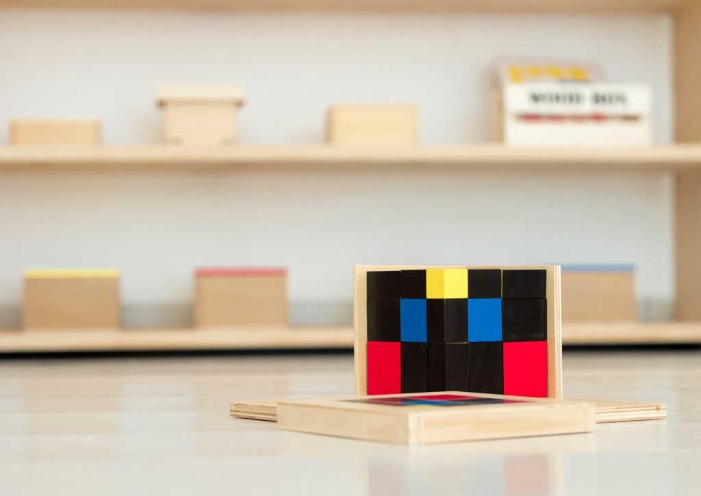 Montessori Centro Maternal Infantil (cubo de trinomio)